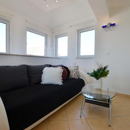 Peter Apartment Ровинь Экстерьер фото
