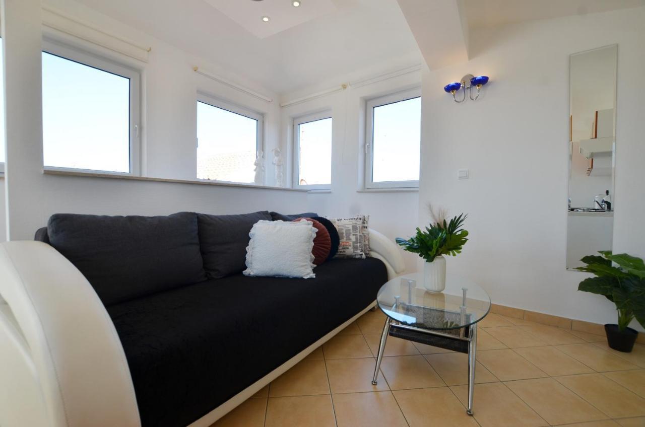 Peter Apartment Ровинь Экстерьер фото