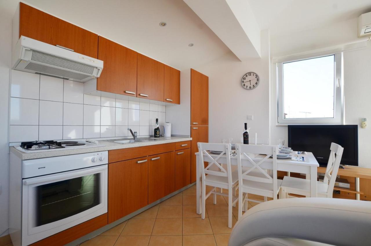Peter Apartment Ровинь Экстерьер фото